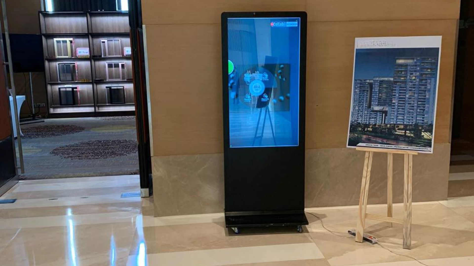 Ultra Slim Easel Kiosk Standee